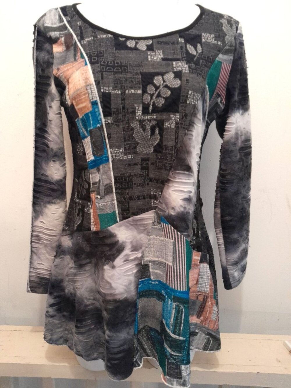 Kamana Size Small Art to Wear Mixed Media Abstract Festival Stretch Tunic Top
